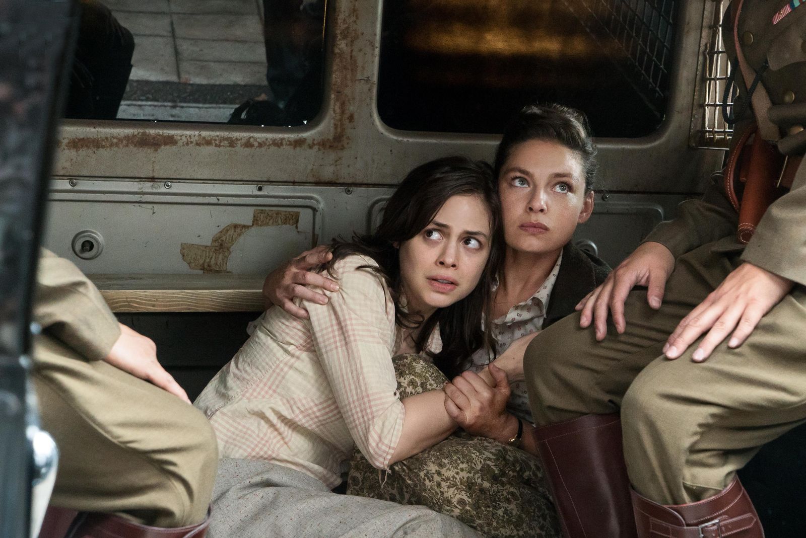 The Man In the High Castle : Photo Conor Leslie, Alexa Davalos - 97 sur