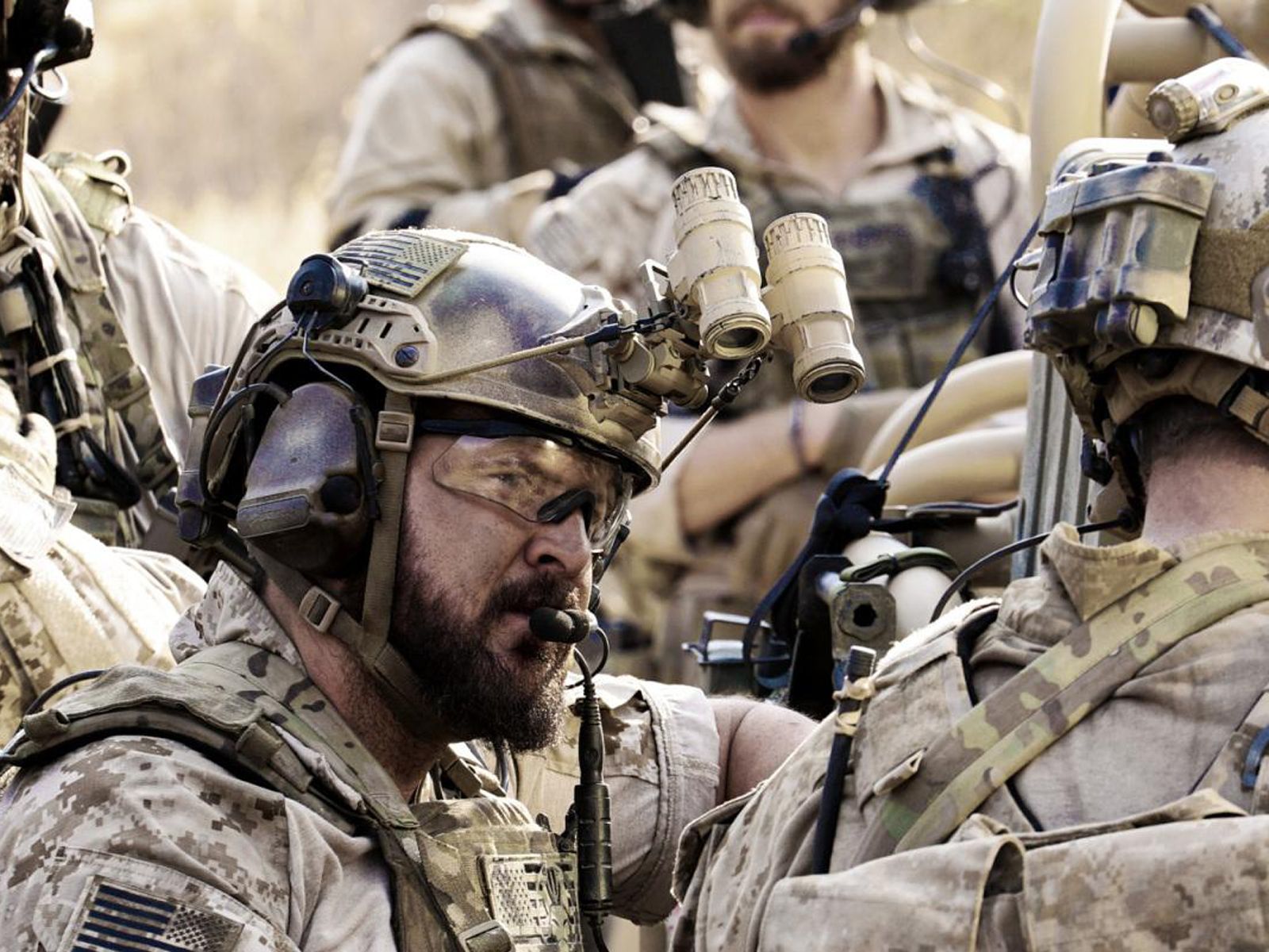 Seal Team Streaming Serie SEAL Team : Photo A.J. Buckley - 204 sur 322 - AlloCiné