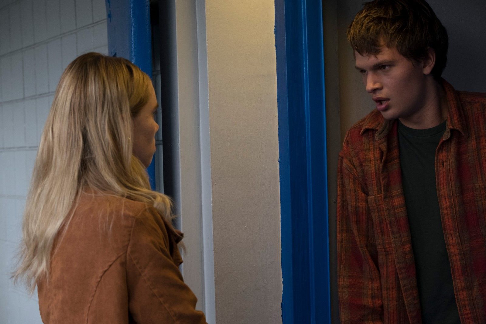 Films Et Séries Tv Avec Suki Waterhouse Photo de Suki Waterhouse - Jonathan : Photo Ansel Elgort, Suki