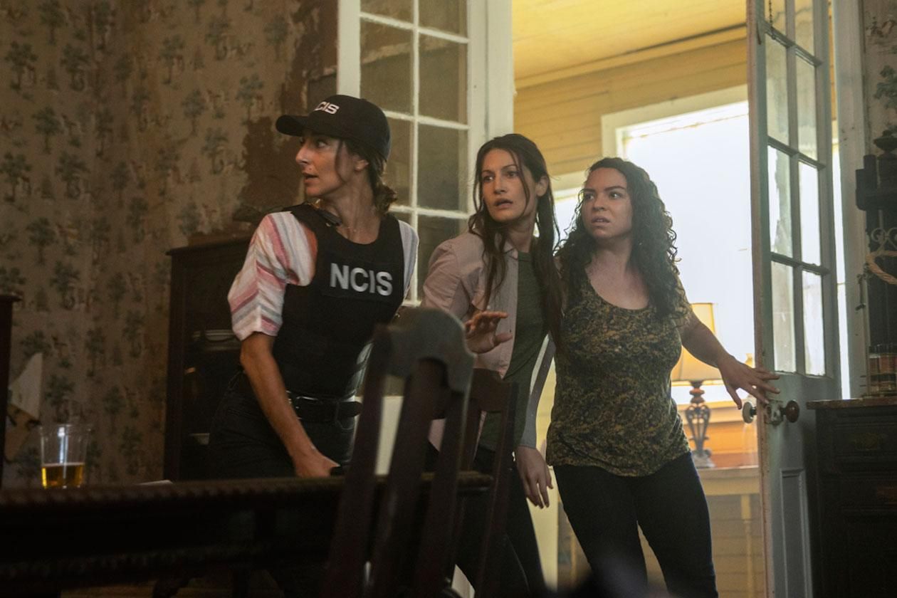NCIS NouvelleOrléans Photo Kasandra Bandfield, Necar Zadegan 113 sur 500 AlloCiné