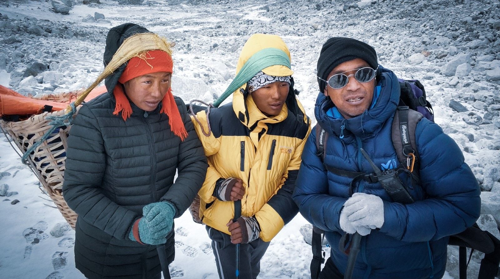 Les Sherpas Et La Paroi Des Ombres
