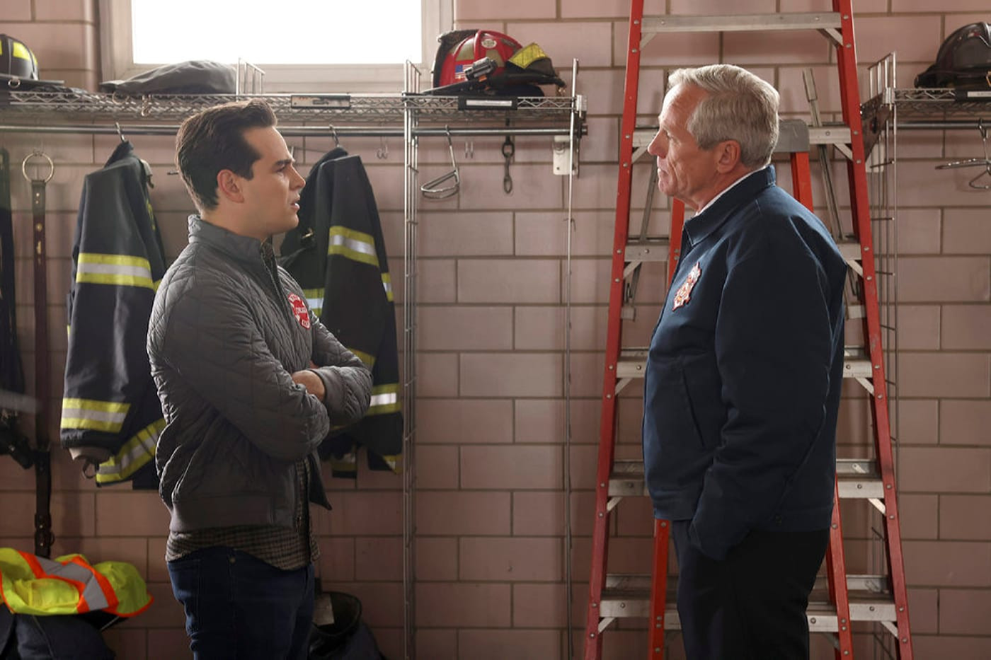 Chicago Fire Chicago Fire Photo Yanis Kalnins Alberto Rosende Sur Allocin