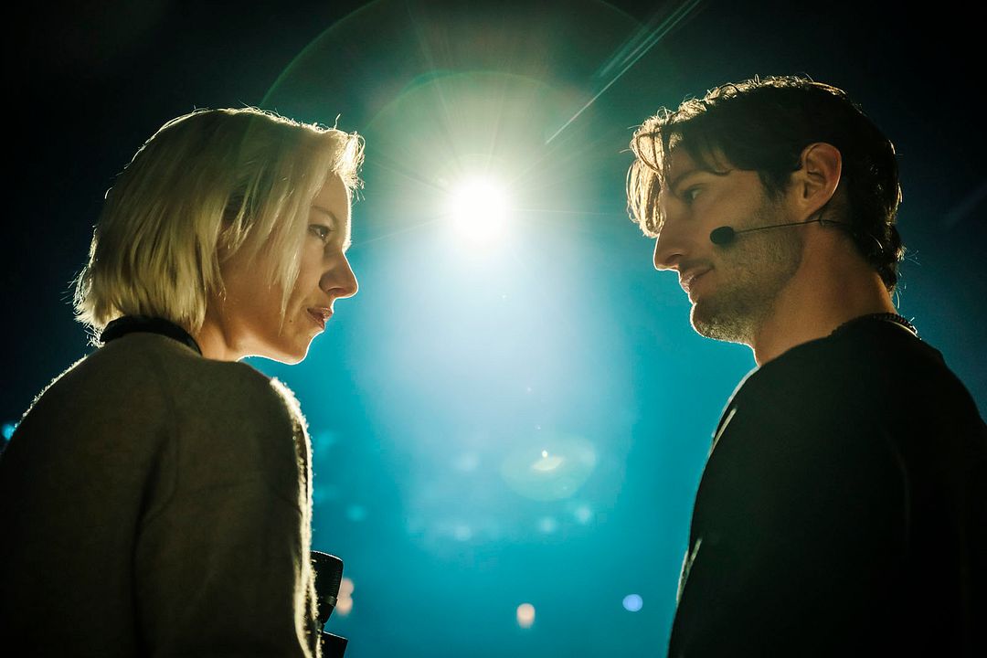 Gourou : Photo Pierre Niney, Marion Barbeau