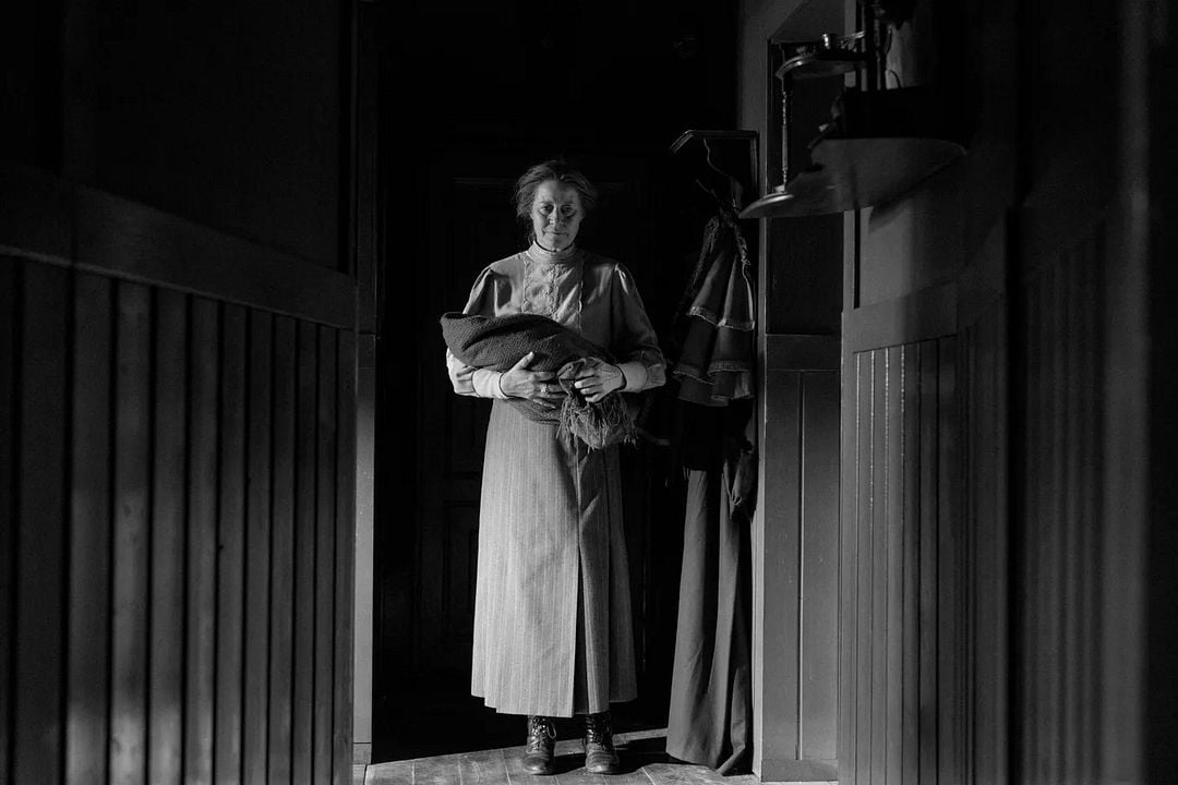 La Jeune femme à l’aiguille : Photo