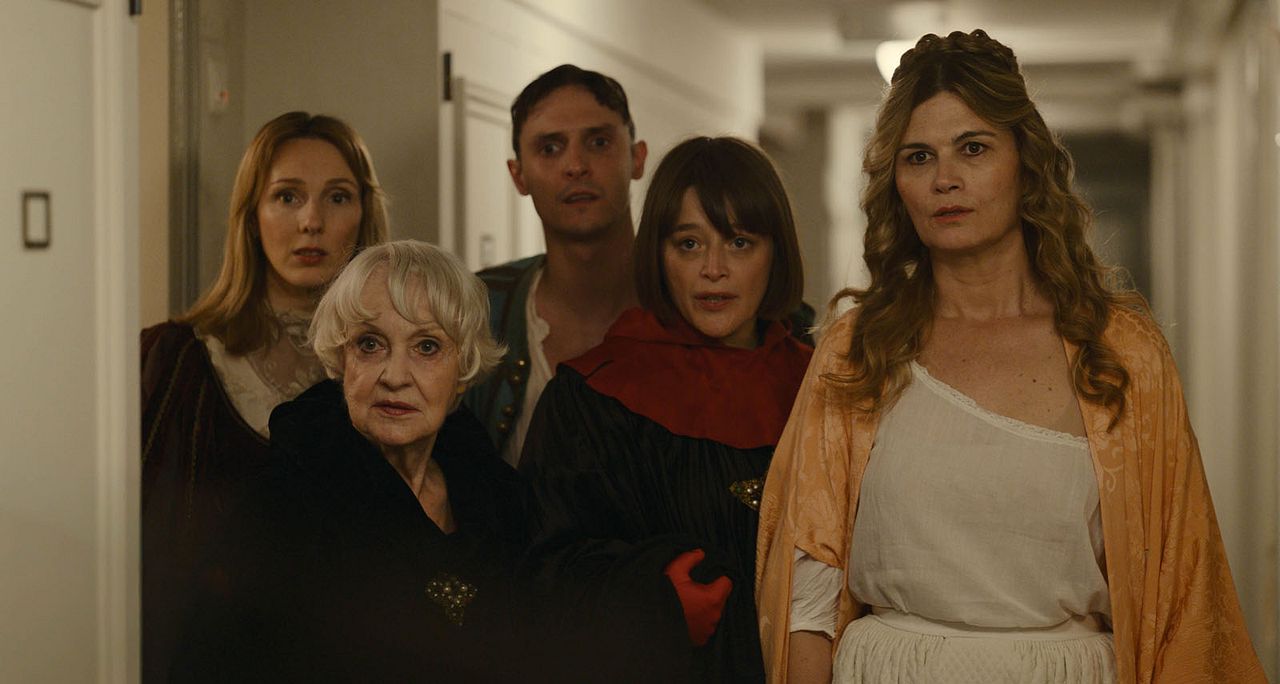 De la Comédie-Française : Photo Marina Hands, Danièle Lebrun, Julien Frison, Adeline D'Hermy, Pauline Clément