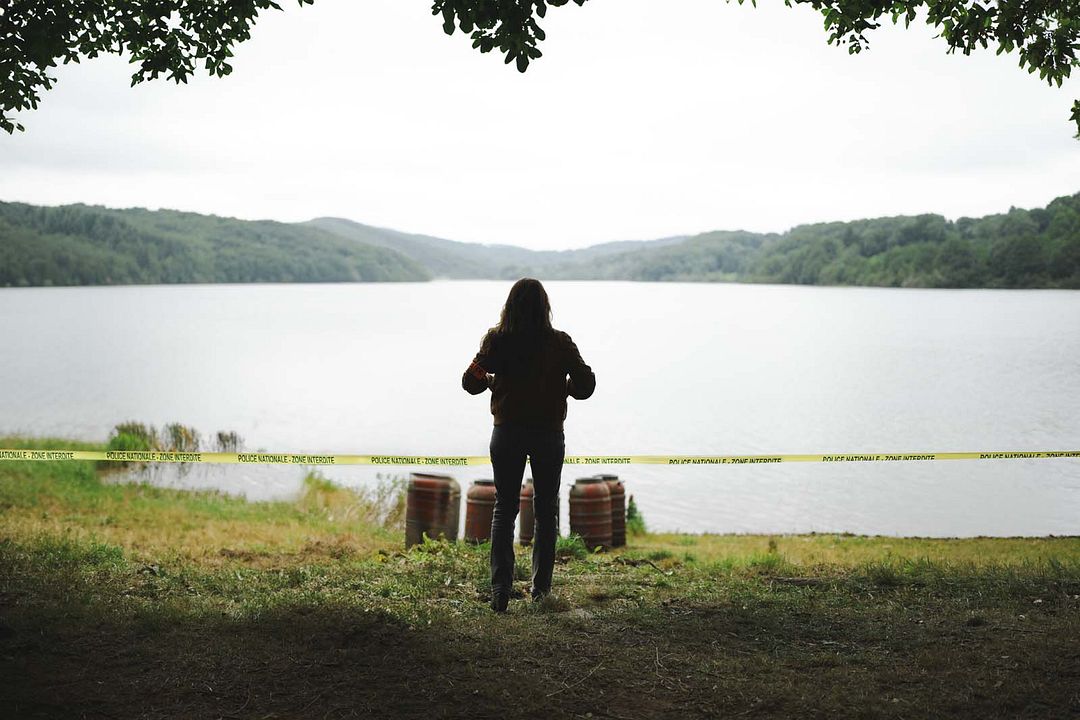 Surface (2025) : Photo Laura Smet