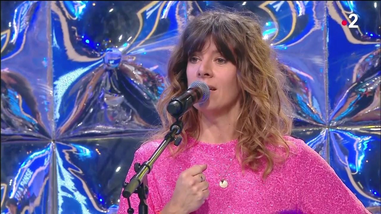 Magali Ripoll (N'oubliez pas les paroles) : ses touchantes confidences sur ses deux enfants - TV ACTU by AlloCiné