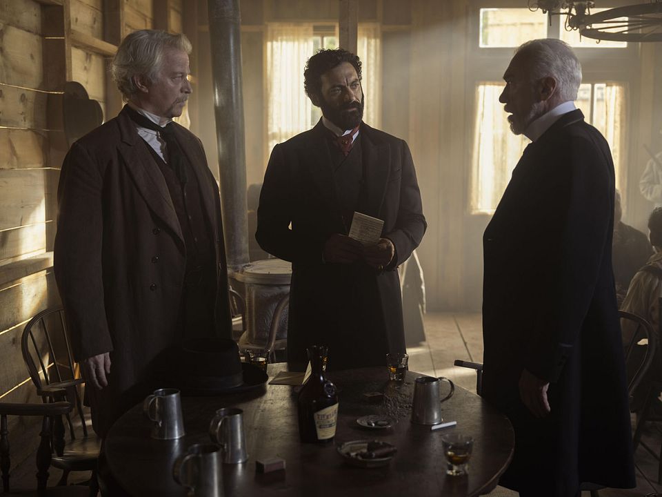 Photo Morgan Spector, C.J. Wilson, Patrick Page