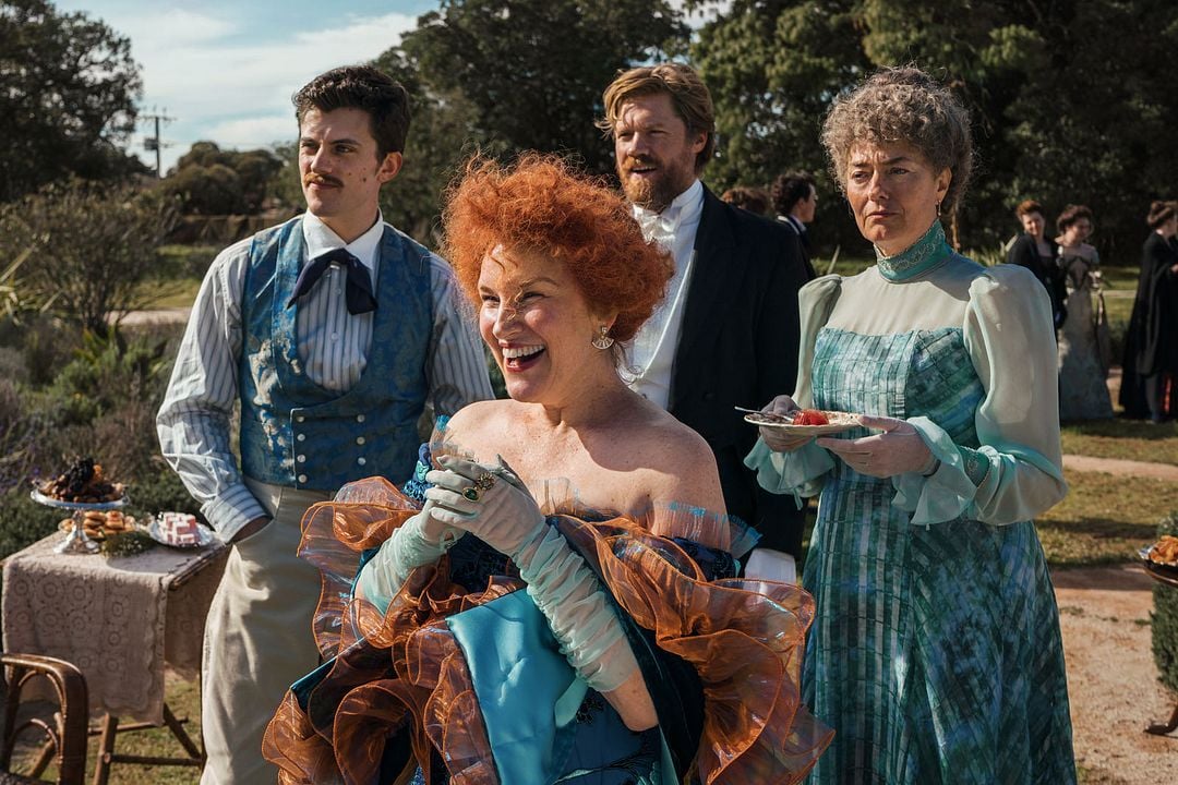 Photo Alexander England, Anna Chancellor, Kate Mulvany, Jake Dunn