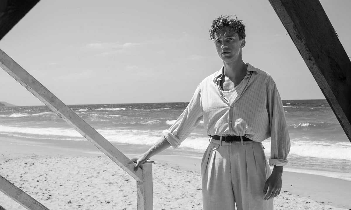 L’Étranger : Photo Benjamin Voisin