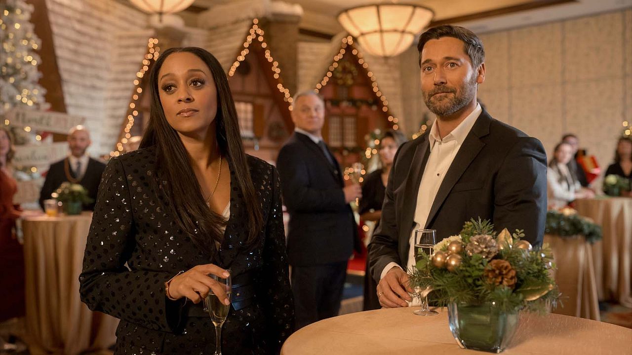 My Secret Santa : Photo Tia Mowry-Hardrict, Ryan Eggold