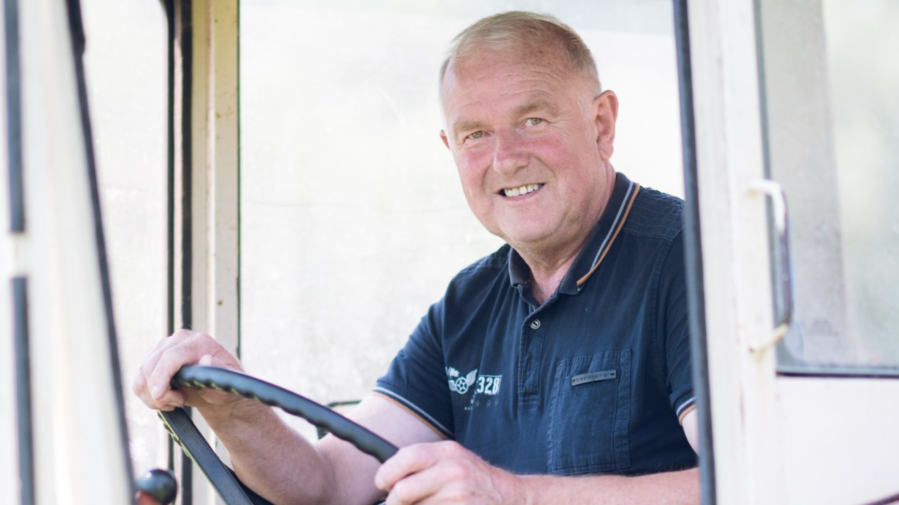 L'amour est dans le pré 2025 (portrait) : qui est Jean-Louis C, l'agriculteur  qui prépare doucement sa retraite ? - TV ACTU by AlloCiné