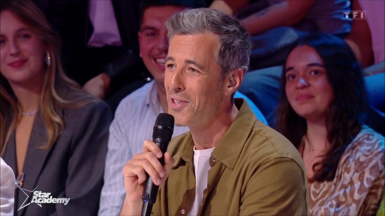 Michael Goldman (Star Academy) annonce le thème des premières évaluations...  Une nouveauté au menu ! - TV ACTU by AlloCiné