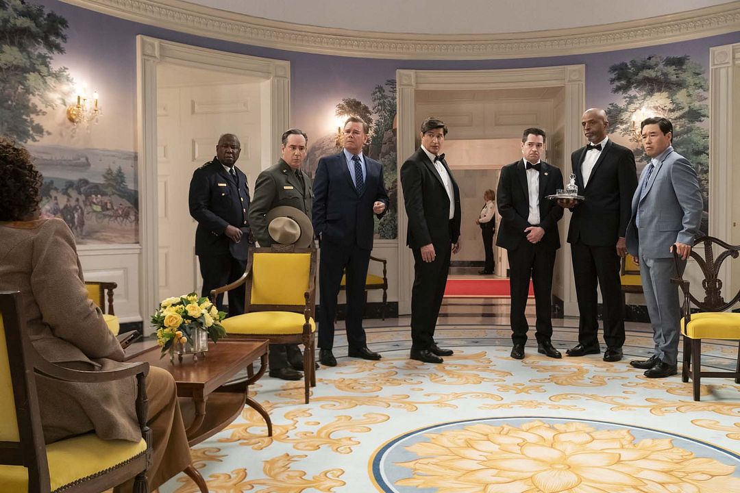 La Résidence : Photo Andrew Friedman, Randall Park, Uzo Aduba, Dan Perrault, Al Mitchell, Isiah Whitlock Jr., Ken Marino, Spencer Garrett