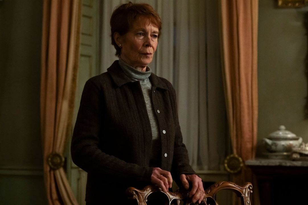 La Diplomate : Photo Celia Imrie