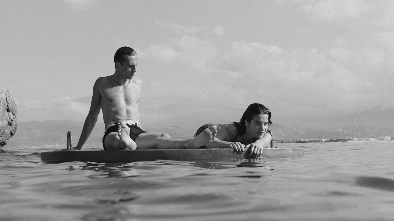 L’Étranger : Photo Rebecca Marder, Benjamin Voisin