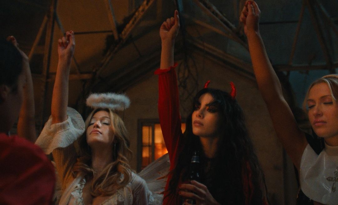 The Body : Photo Kristina Bogic, Emily Roman, Sara Boustany