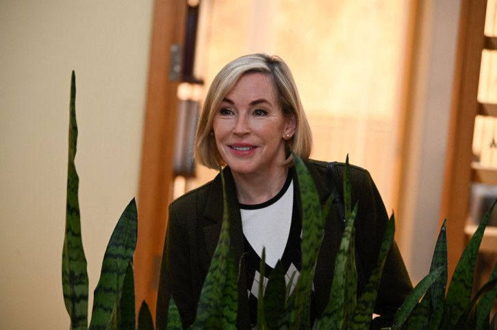 Irrational : Photo Bess Armstrong
