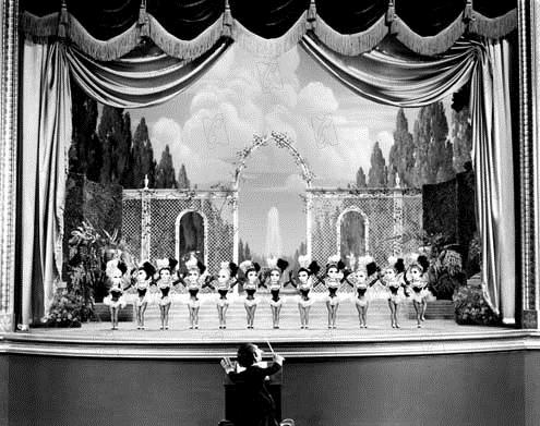 Ziegfeld Follies : Photo Hume Cronyn, William Frawley
