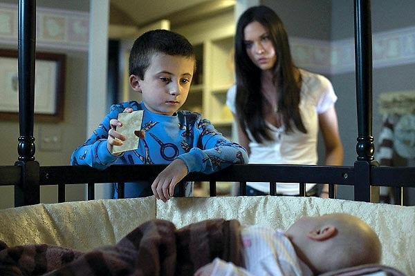 Unborn : Photo Atticus Shaffer, Odette Annable