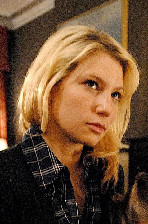 Photo Ari Graynor