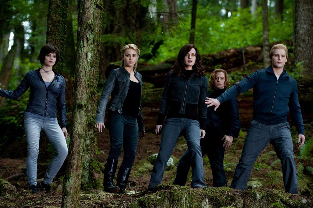 Twilight - Chapitre 3 : hésitation : Photo Elizabeth Reaser, David Slade, Jackson Rathbone, Ashley Greene Khoury, Peter Facinelli, Nikki Reed