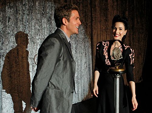 Les Experts : Photo Dita Von Teese, Eric Szmanda