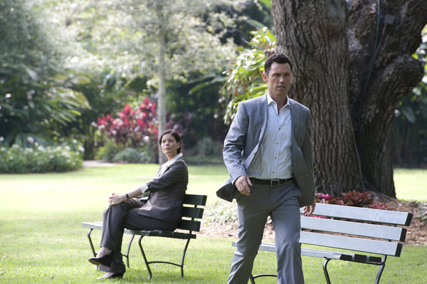 Burn Notice : Photo Lauren Stamile, Jeffrey Donovan