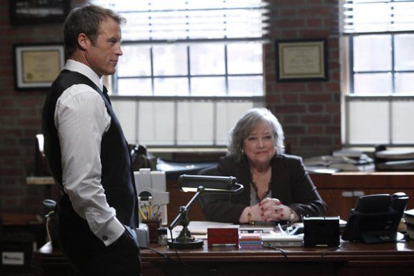 La Loi selon Harry : Photo Mark Valley, Kathy Bates