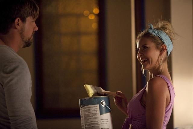 Happy Endings : Photo Zachary Knighton, Elisha Cuthbert