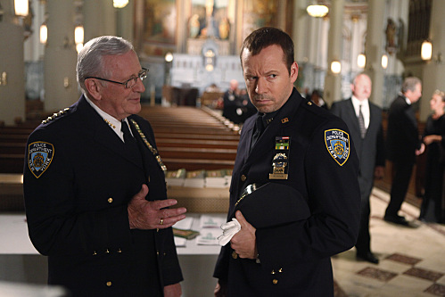 Blue Bloods : Photo Len Cariou, Donnie Wahlberg