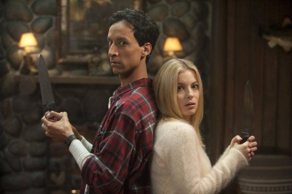 Community : Photo Gillian Jacobs, Danny Pudi