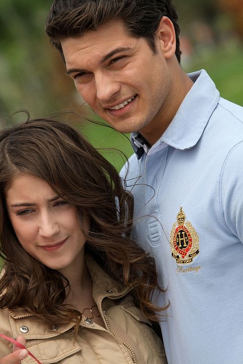Photo Hazal Kaya, Çağatay Ulusoy