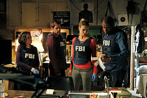 Criminal Minds: Suspect Behavior : Photo Janeane Garofalo, Beau Garrett, Matt Ryan, Forest Whitaker