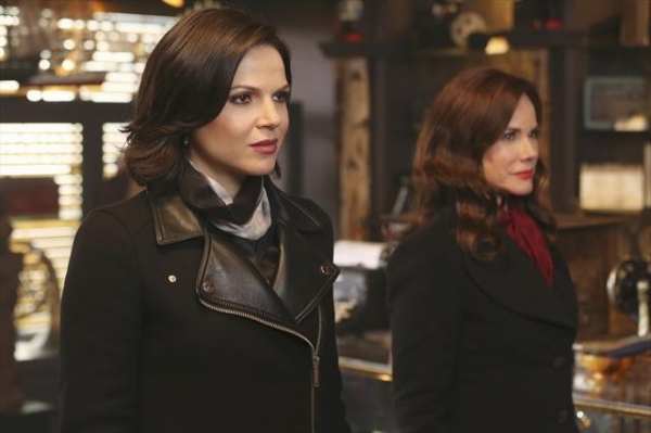 Once Upon a Time : Photo Barbara Hershey, Lana Parrilla
