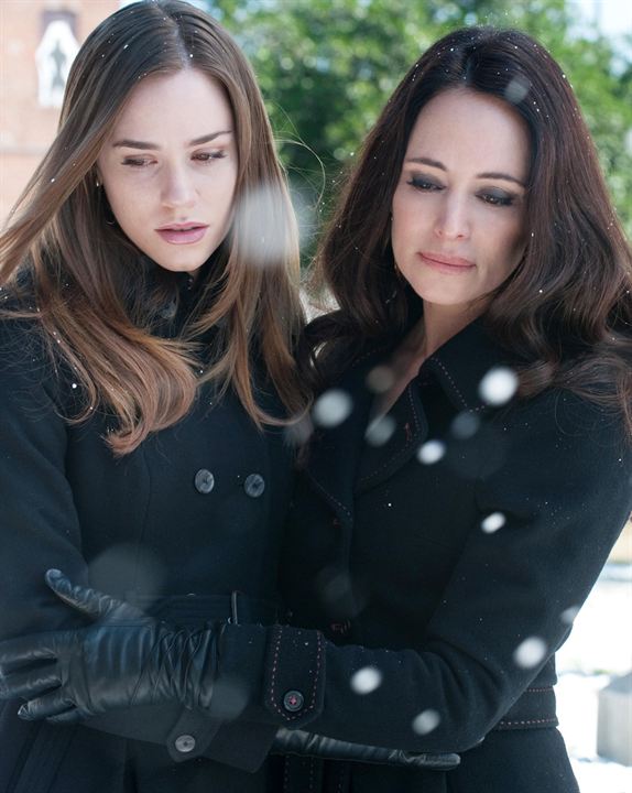 Revenge : Photo Madeleine Stowe, Christa B. Allen