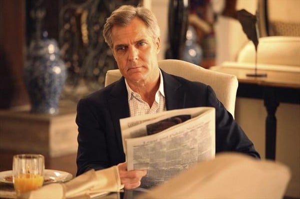 Revenge : Photo Henry Czerny