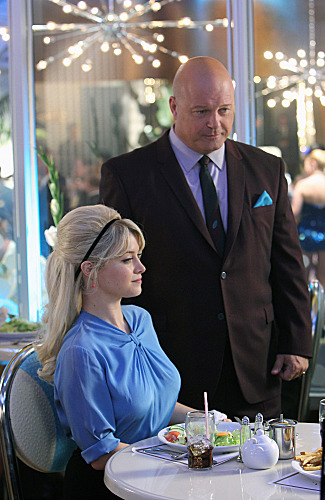 Vegas (2012) : Photo Sarah Jones, Michael Chiklis