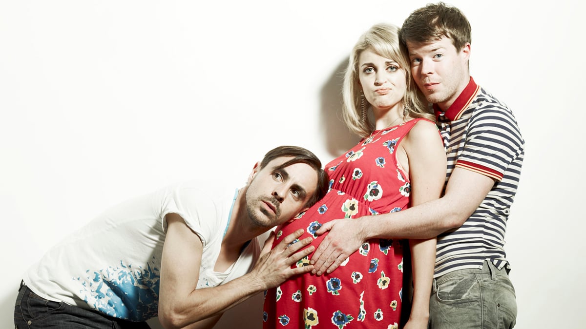 Threesome : Photo Amy Huberman, Emun Elliott, Stephen Wight