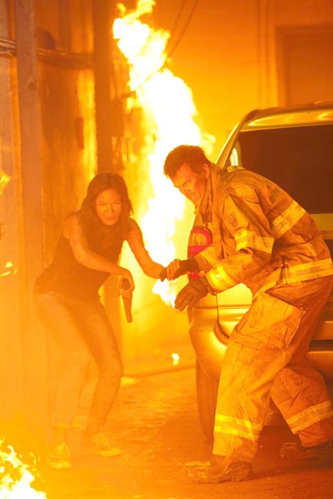 Fire with fire, vengeance par le feu : Photo Rosario Dawson, Josh Duhamel