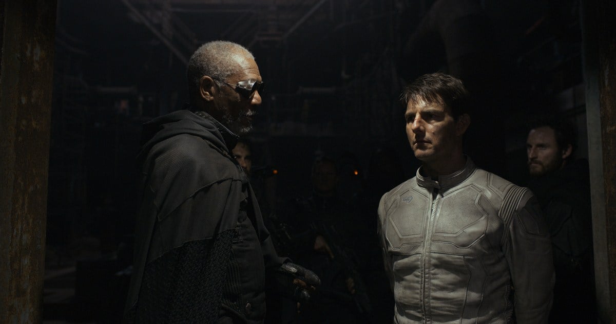 Oblivion : Photo Tom Cruise, Morgan Freeman