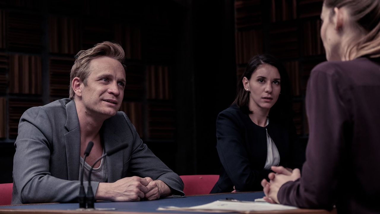 Criminal Sur Netflix Le Guide Des Personnages De La Serie Policiere Emilie Weber Criminal France Allocine