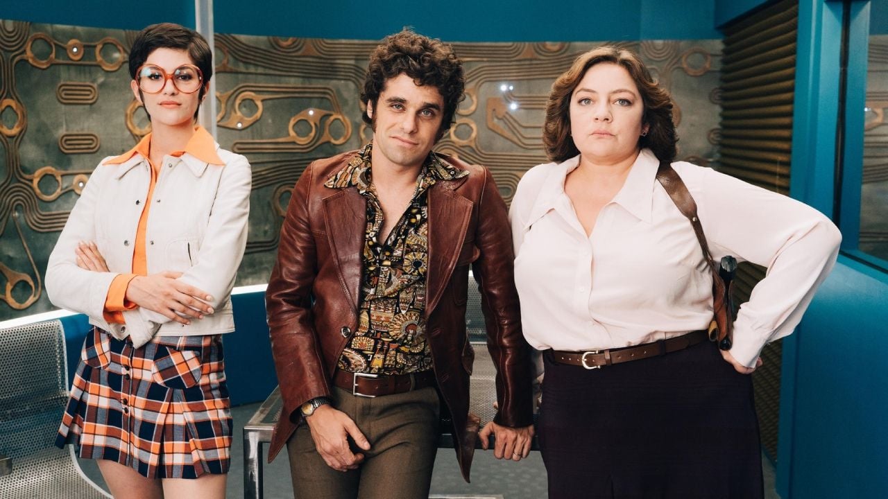 Les Petits Meurtres D Agatha Christie Decouvrez Le Nouveau Trio Dans La Bande Annonce De La Saison 3 Exclu News Series A La Tv Allocine