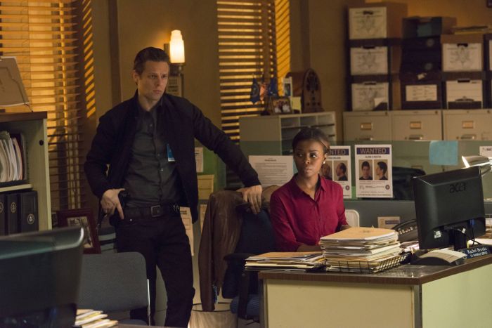 Justified : Photo Erica Tazel, Jacob Pitts