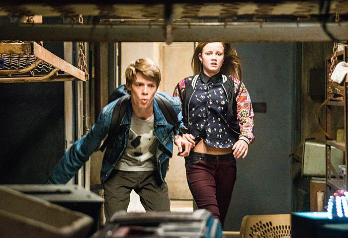 Under The Dome : Photo Mackenzie Lintz, Colin Ford