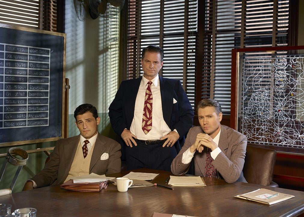 Photo Enver Gjokaj, Shea Whigham, Chad Michael Murray