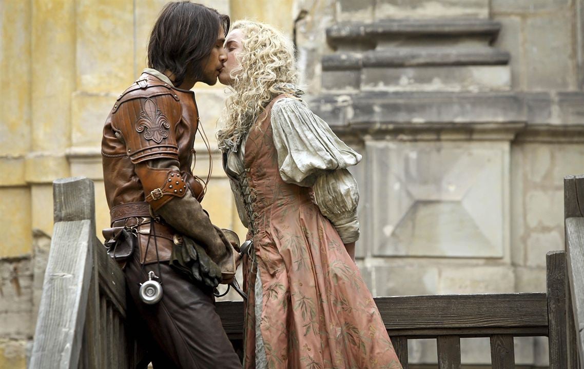 The Musketeers : Photo Luke Pasqualino, Olivia Llewellyn