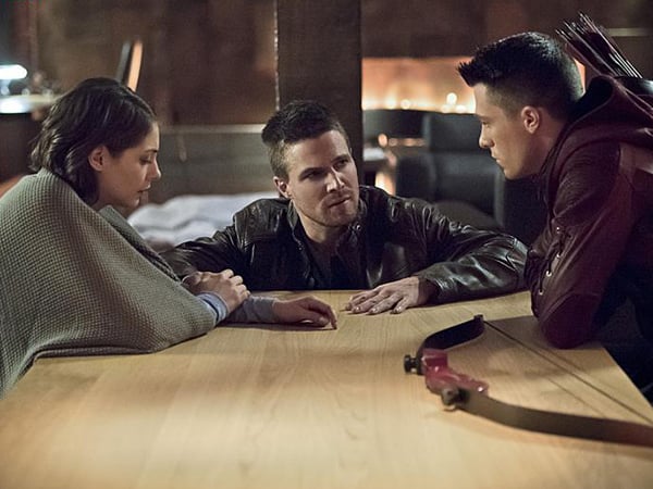 Arrow : Photo Colton Haynes, Willa Holland, Stephen Amell