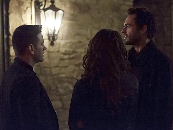 Arrow : Photo Paul Blackthorne, Colin Donnell