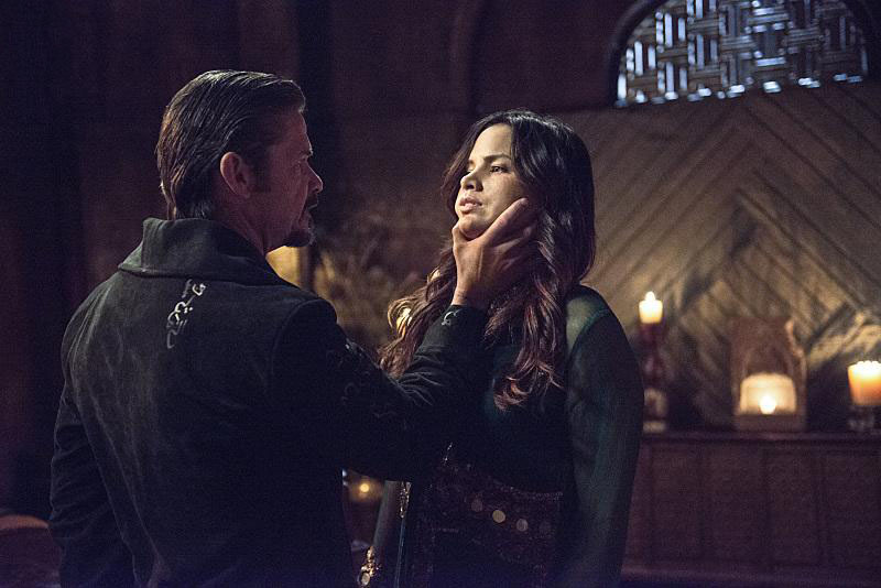 Arrow : Photo Katrina Law, Matt Nable